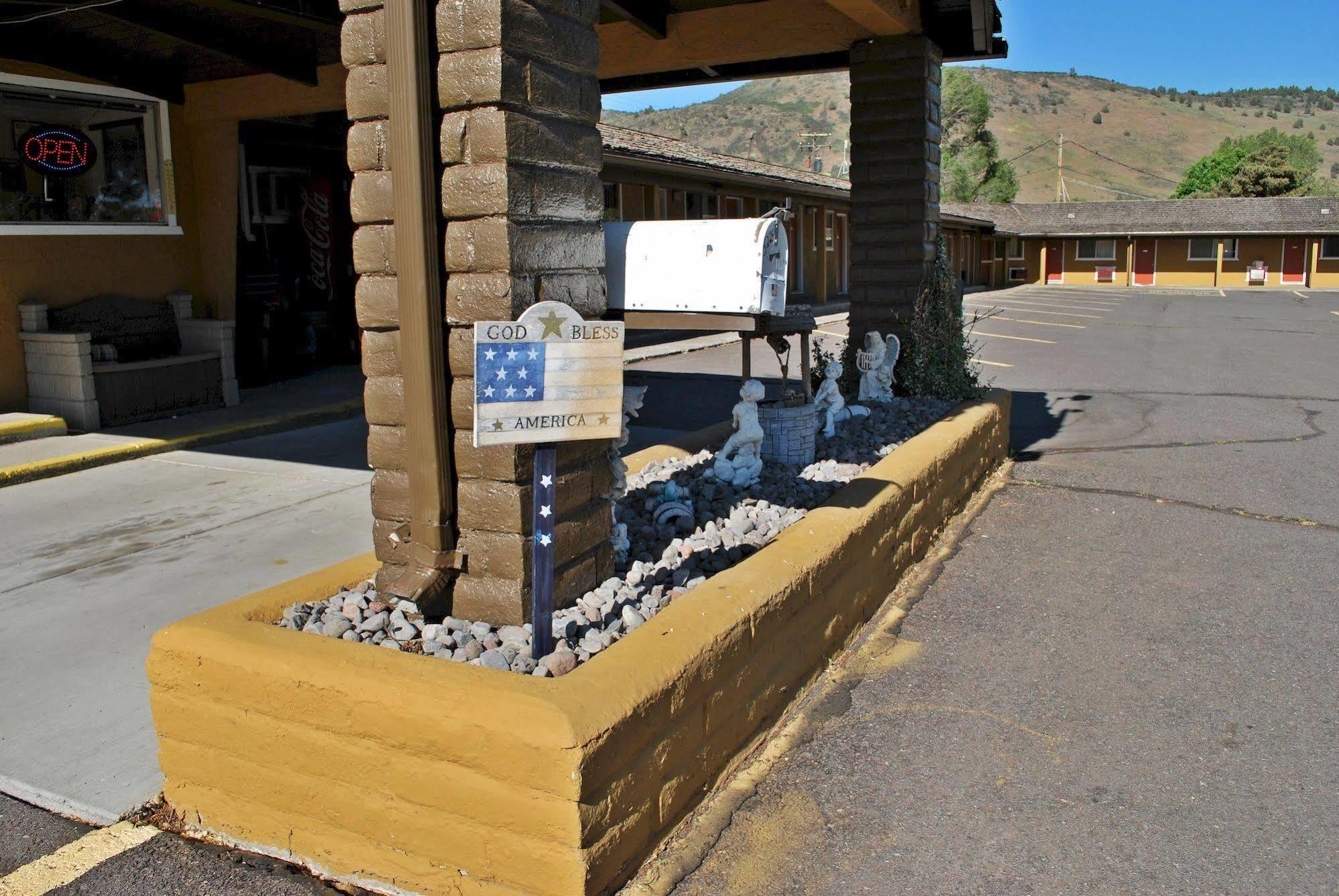 Oregon Motel 8 And Rv Park 클라마스 팔스 외부 사진