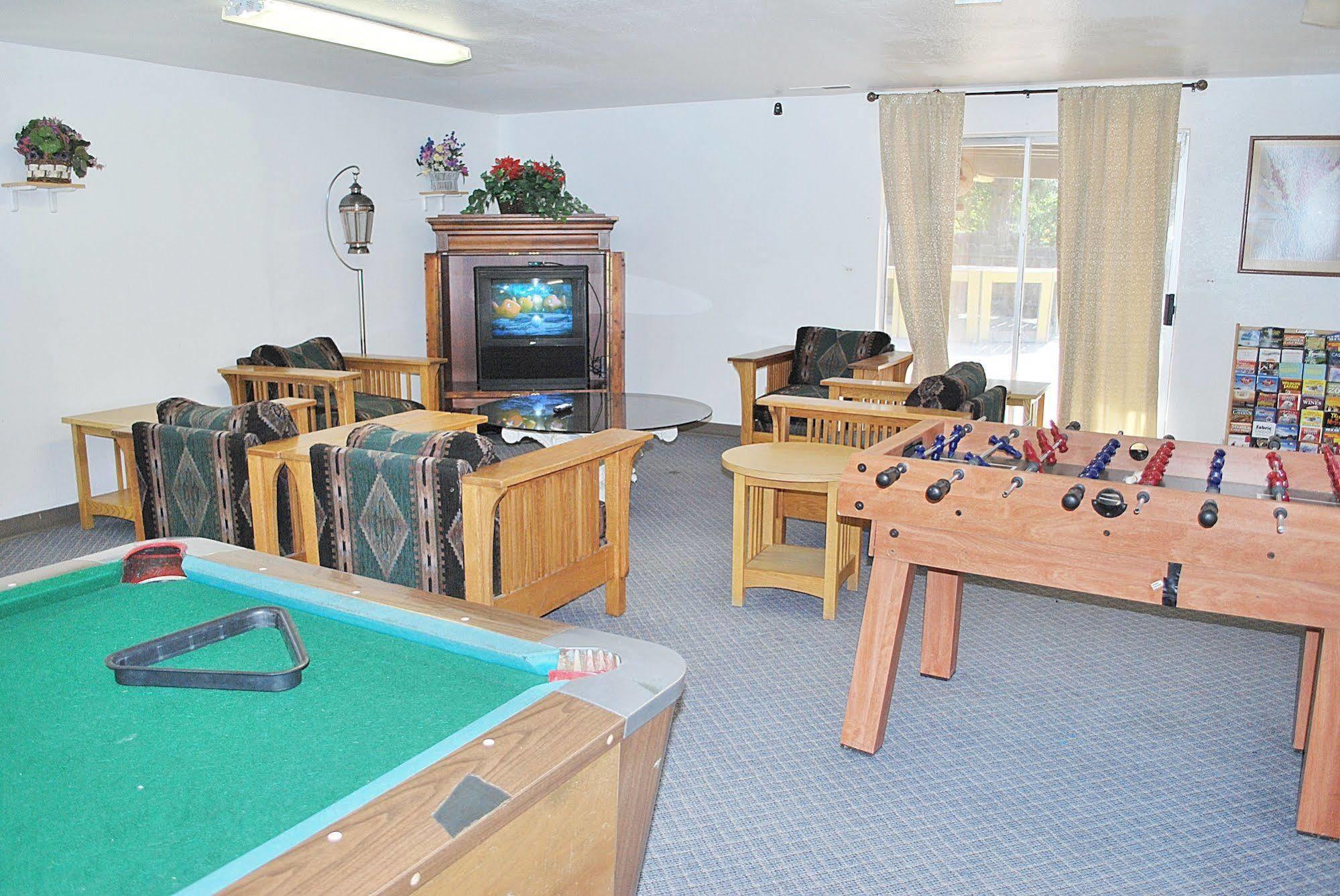 Oregon Motel 8 And Rv Park 클라마스 팔스 외부 사진