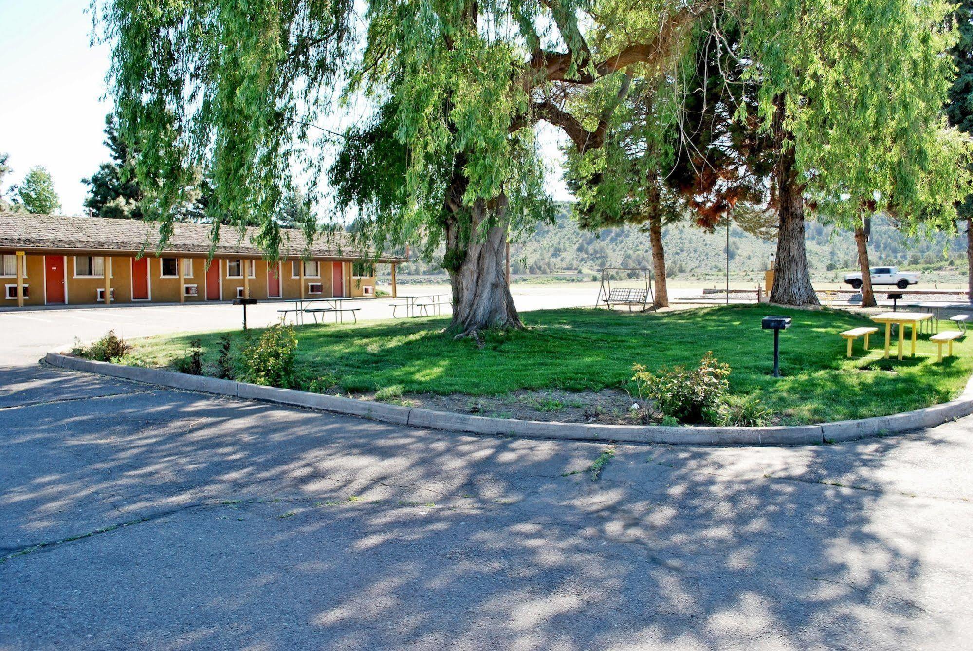 Oregon Motel 8 And Rv Park 클라마스 팔스 외부 사진