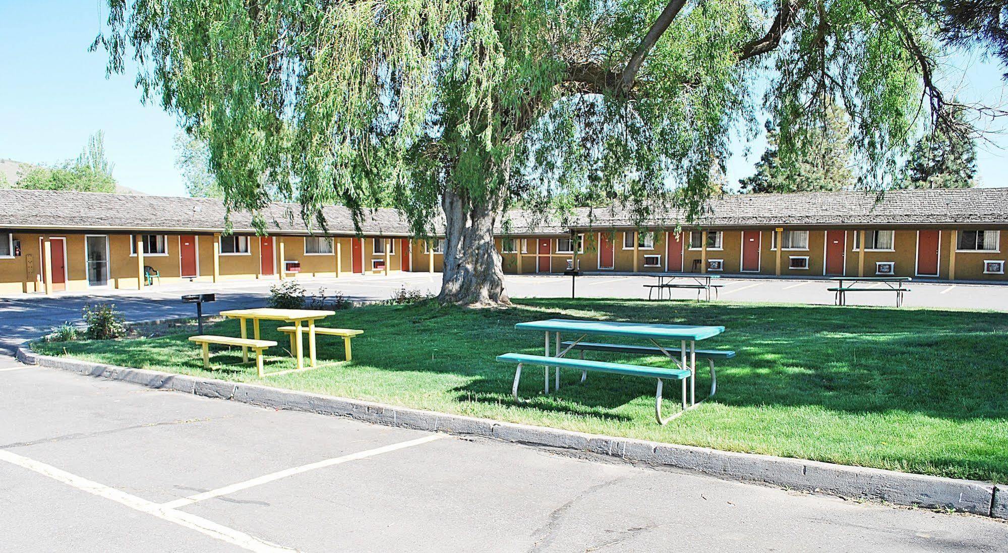 Oregon Motel 8 And Rv Park 클라마스 팔스 외부 사진